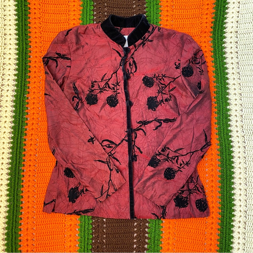 90s IRIDESCENT RED AND BLACK FLORAL PRINT NEHRU JACKET